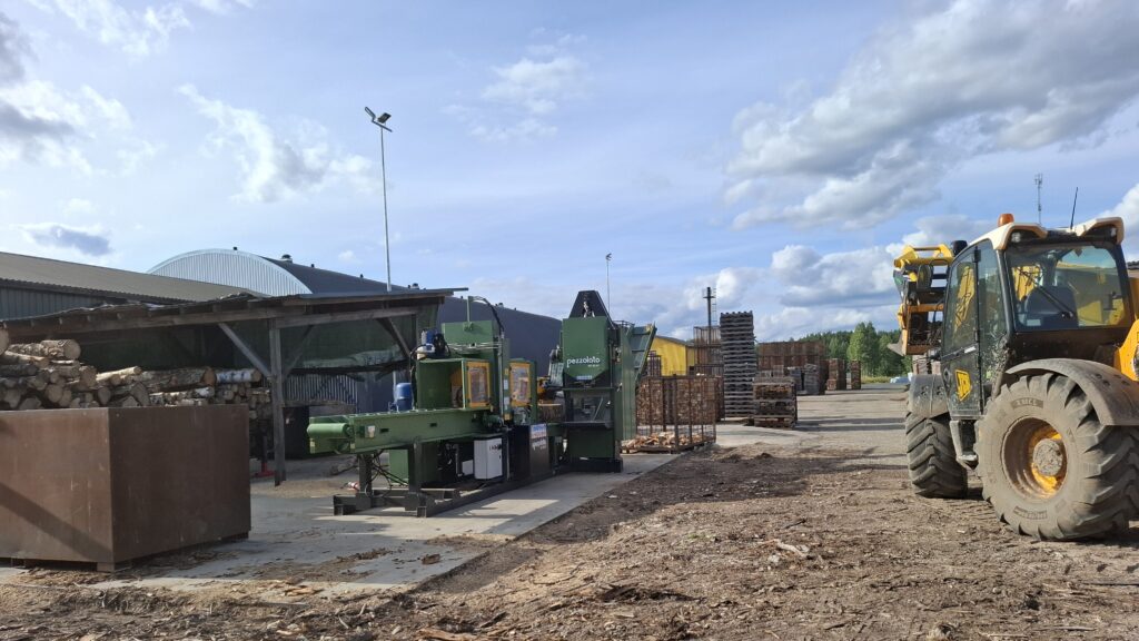 Pezzolato Firewood production machine installed at a customer’s premises for efficient firewood processing